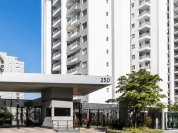 Mercado autônomo para condomínio residencial oferecendo conveniência inteligente e compras 24 horas para moradores.